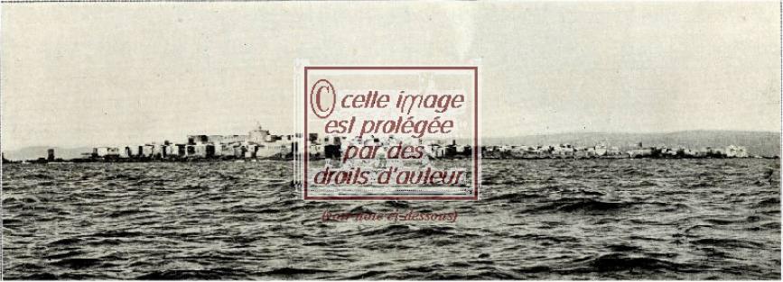 Rouad 1915 : Vue générale de l'île Rouad, devant la côte de Syrie, entre Tartous et Amrit